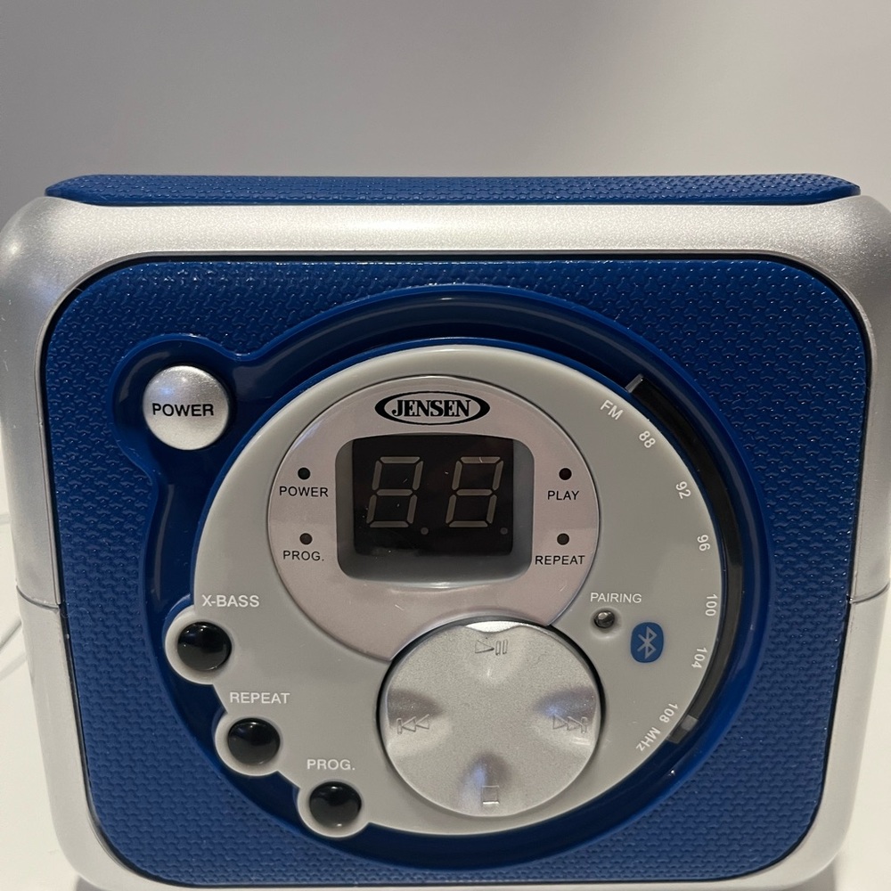 Jensen Silver and Blue Bluetooth Radio